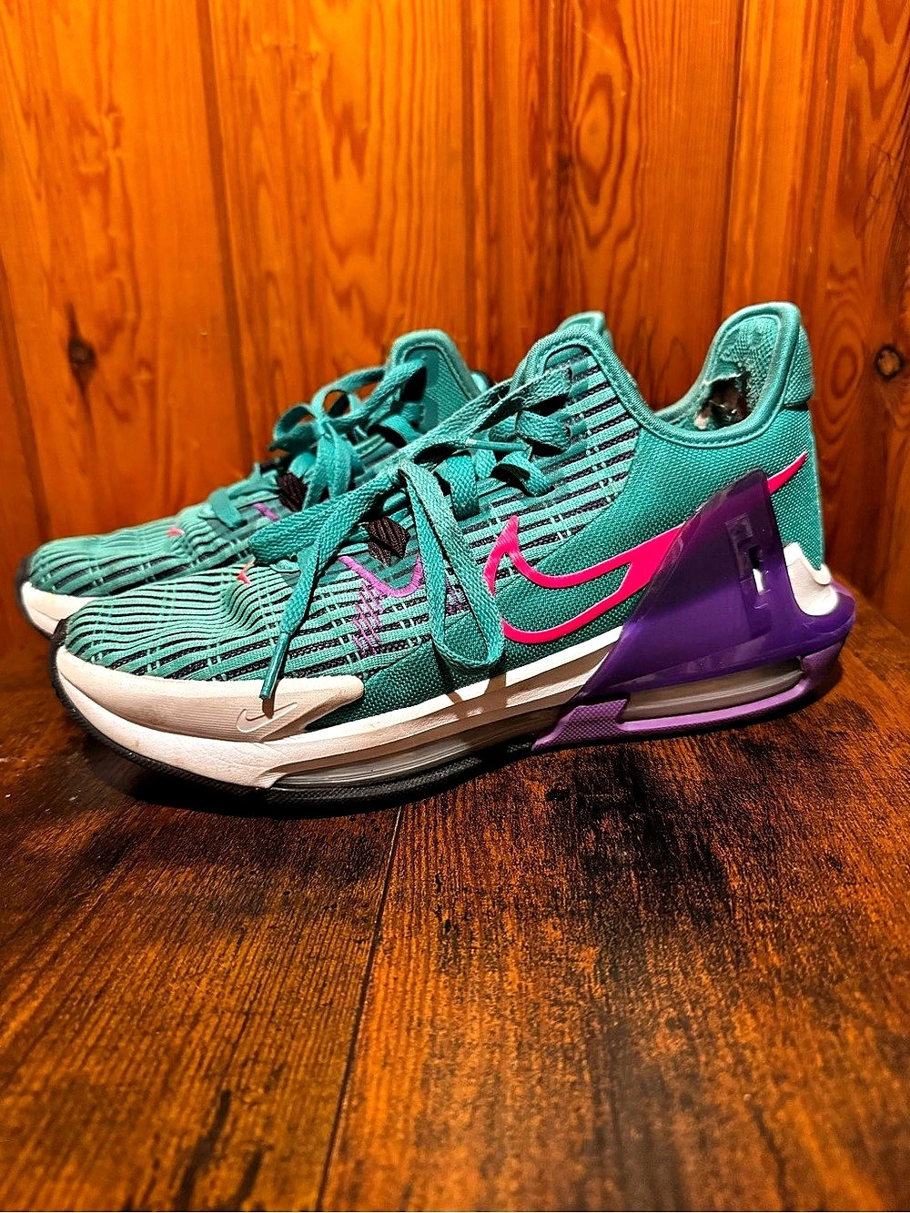 Nike LeBron 19 Athletic Shoes Green & Pink US 7.5